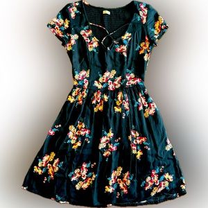 Hollister floral dress in black with vibrant flowers. So cute!! Size XS